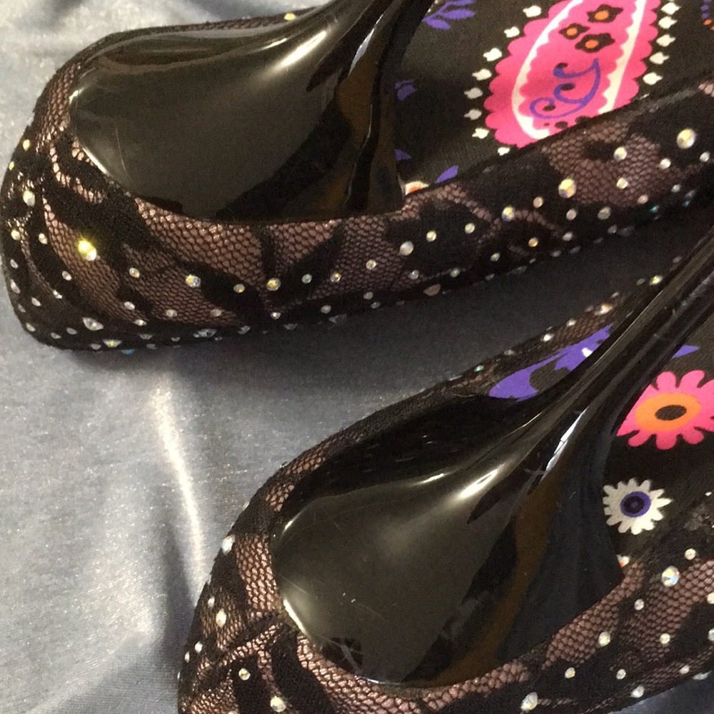 💐 🌟HOST PICK🌟 Betseyville Lace-covered High Heel Pumps Sz 7 Black - Picture 8 of 10